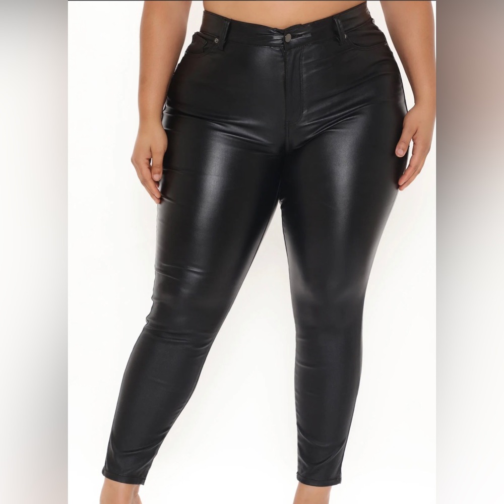 Stretchy Faux Lether Pants